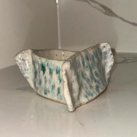 Handcrafted Ceramic Art Bowl - Green and Cream Sea Creature Catch-all Dish - Picture 4 of 7